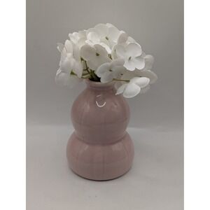 Design International Pink Ceramic Gourd Vase White Artificial Flowers DIG48470